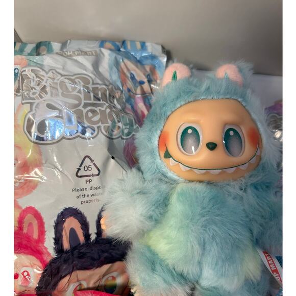 LABUBU THE MONSTERS Pop Mart Big Into Energy BLIND Sealed Bag Keyring (One Bag) - Picture 4 of 8